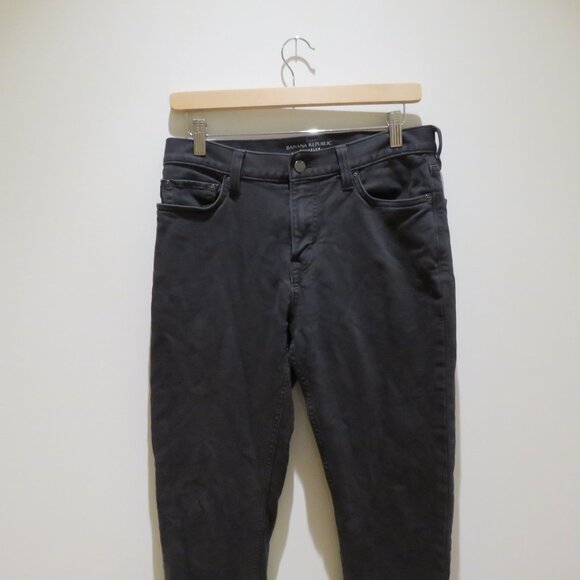 BANANA REPUBLIC Slim Traveler Pant in Dark Gray Minimalist Travel Stretch Cotton - Picture 3 of 13